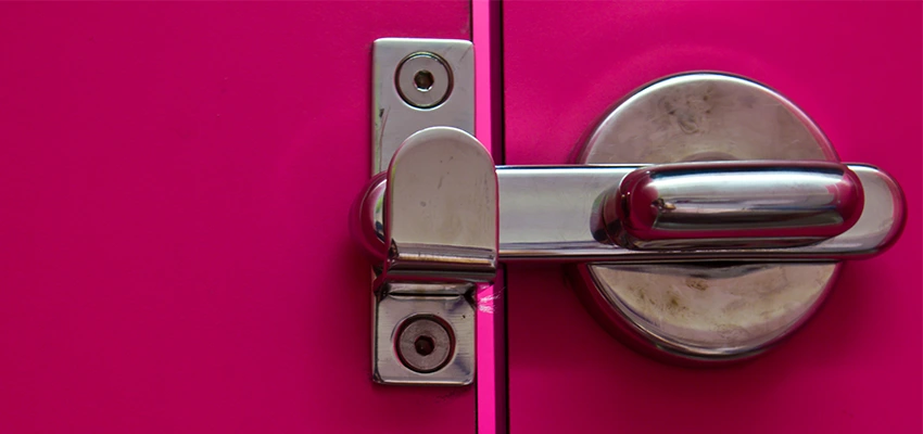 Childproof Gate Lock in East Rancho Dominguez, California