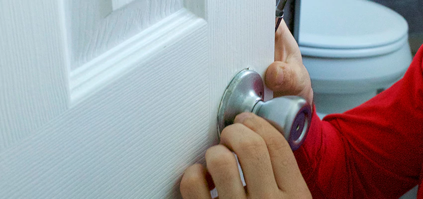 Vintage Door Knob Replacement in East Rancho Dominguez, CA
