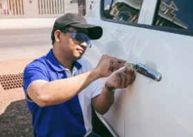 Car Locksmith in East Rancho Dominguez, CA